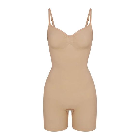 SKIMS Other - SKIMS SEAMLESS SCULPT MID THIGH BODYSUIT S/M $72